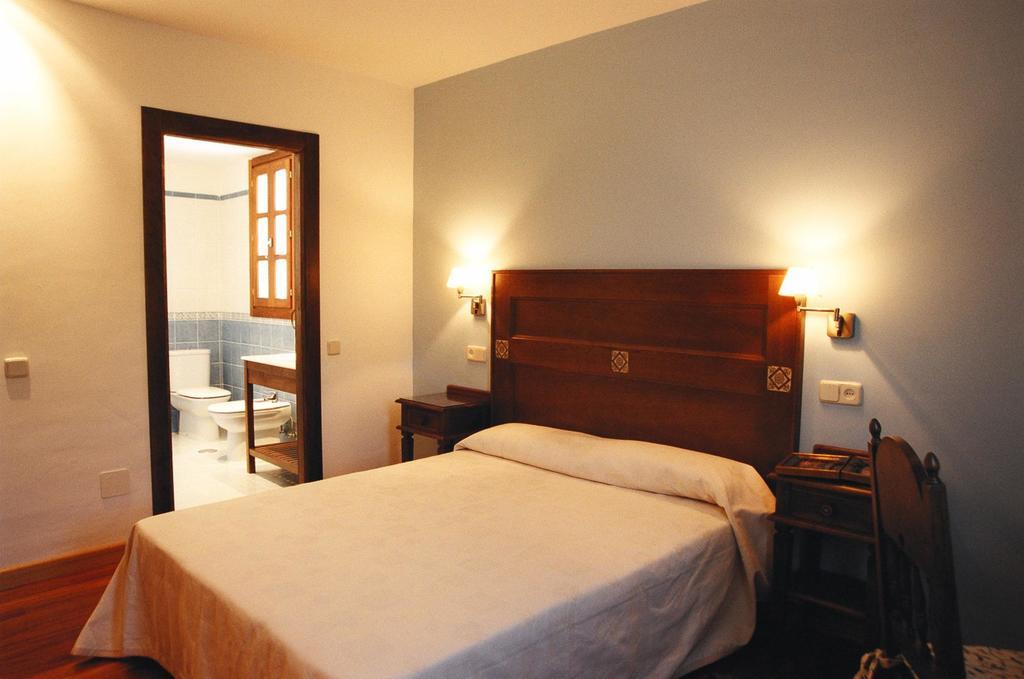 Hotel Casa De Aldea La Pumariega Caces Esterno foto