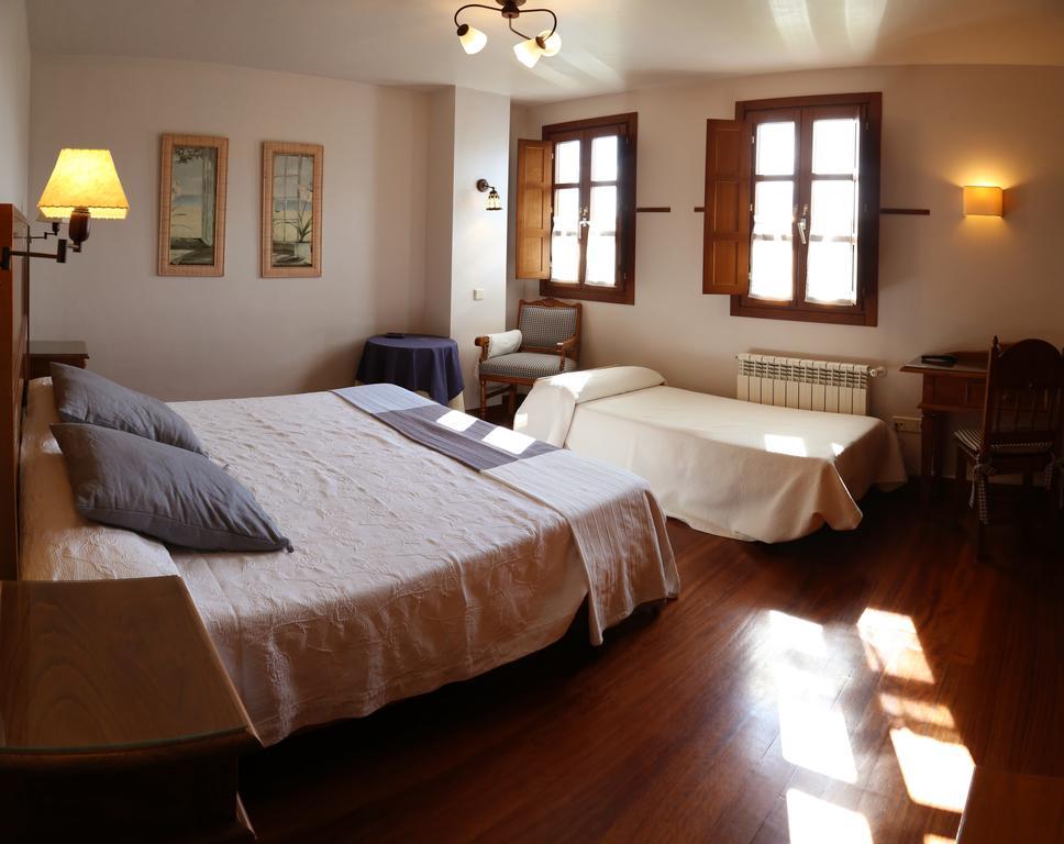 Hotel Casa De Aldea La Pumariega Caces Esterno foto